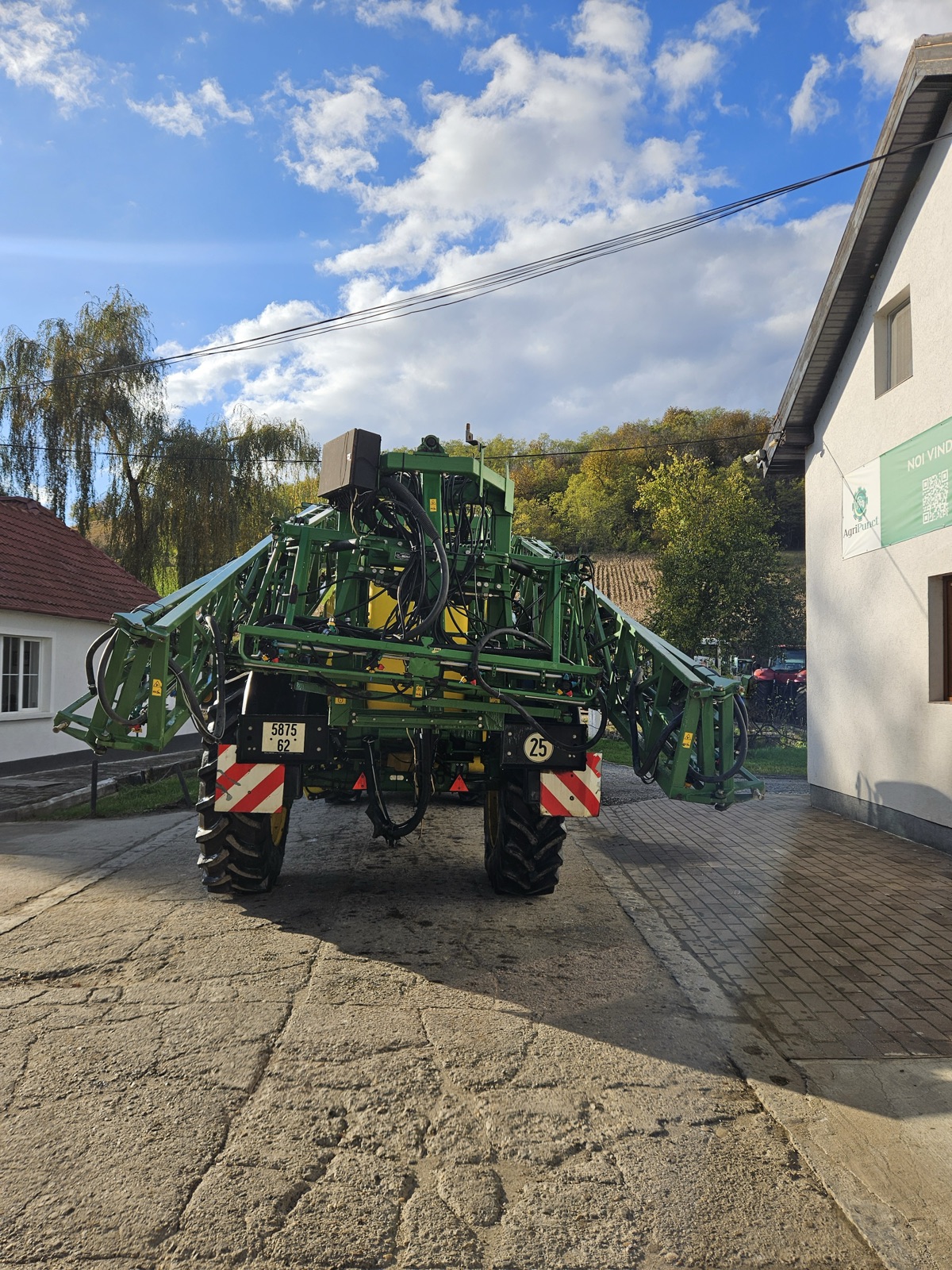 Met Tractat John Deere 832 — poza 6