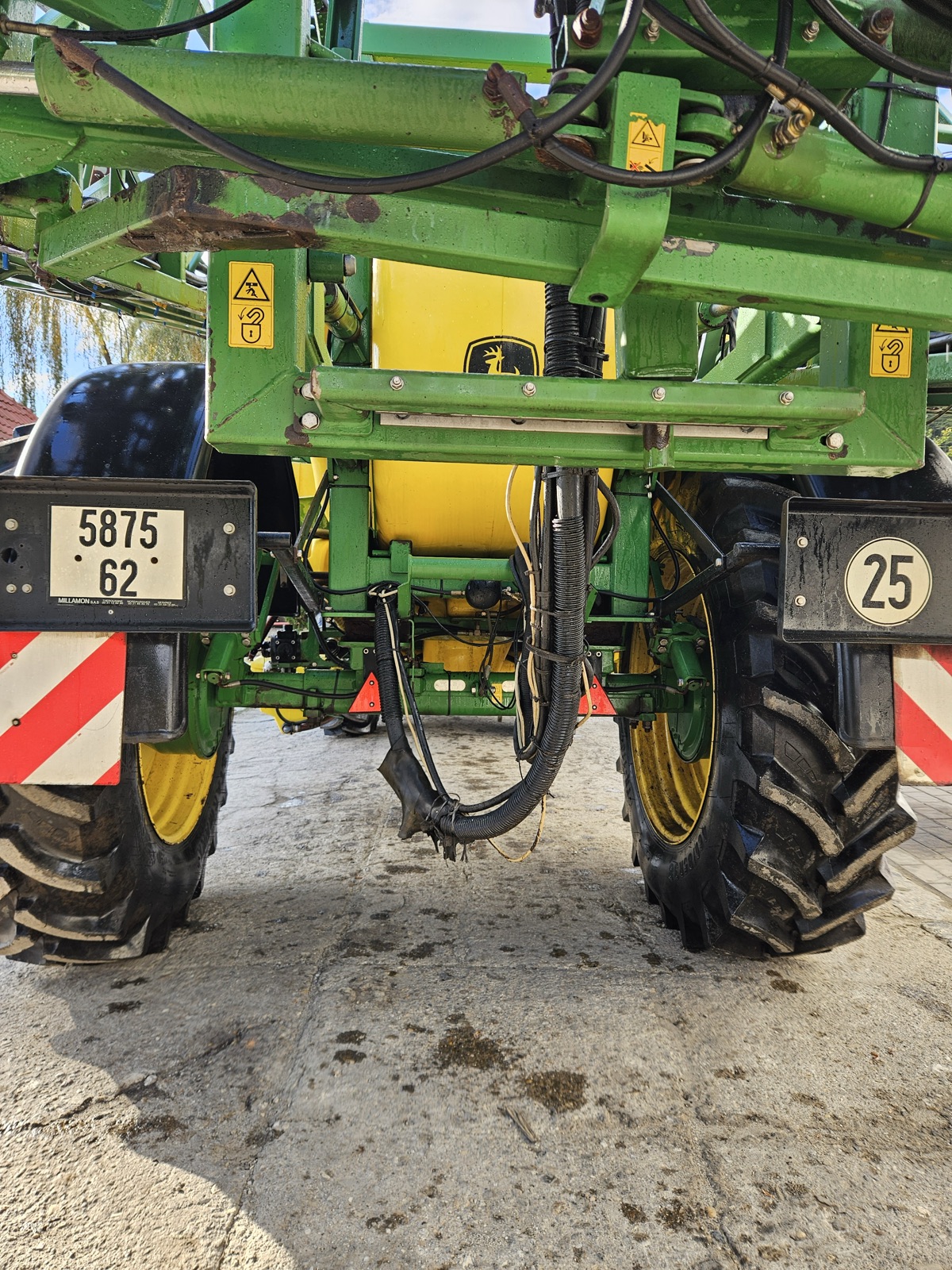 Met Tractat John Deere 832 — poza 5