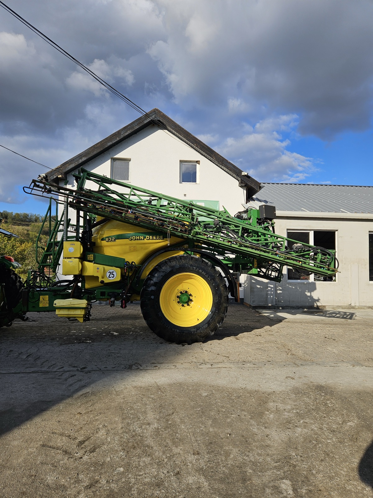 Met Tractat John Deere 832