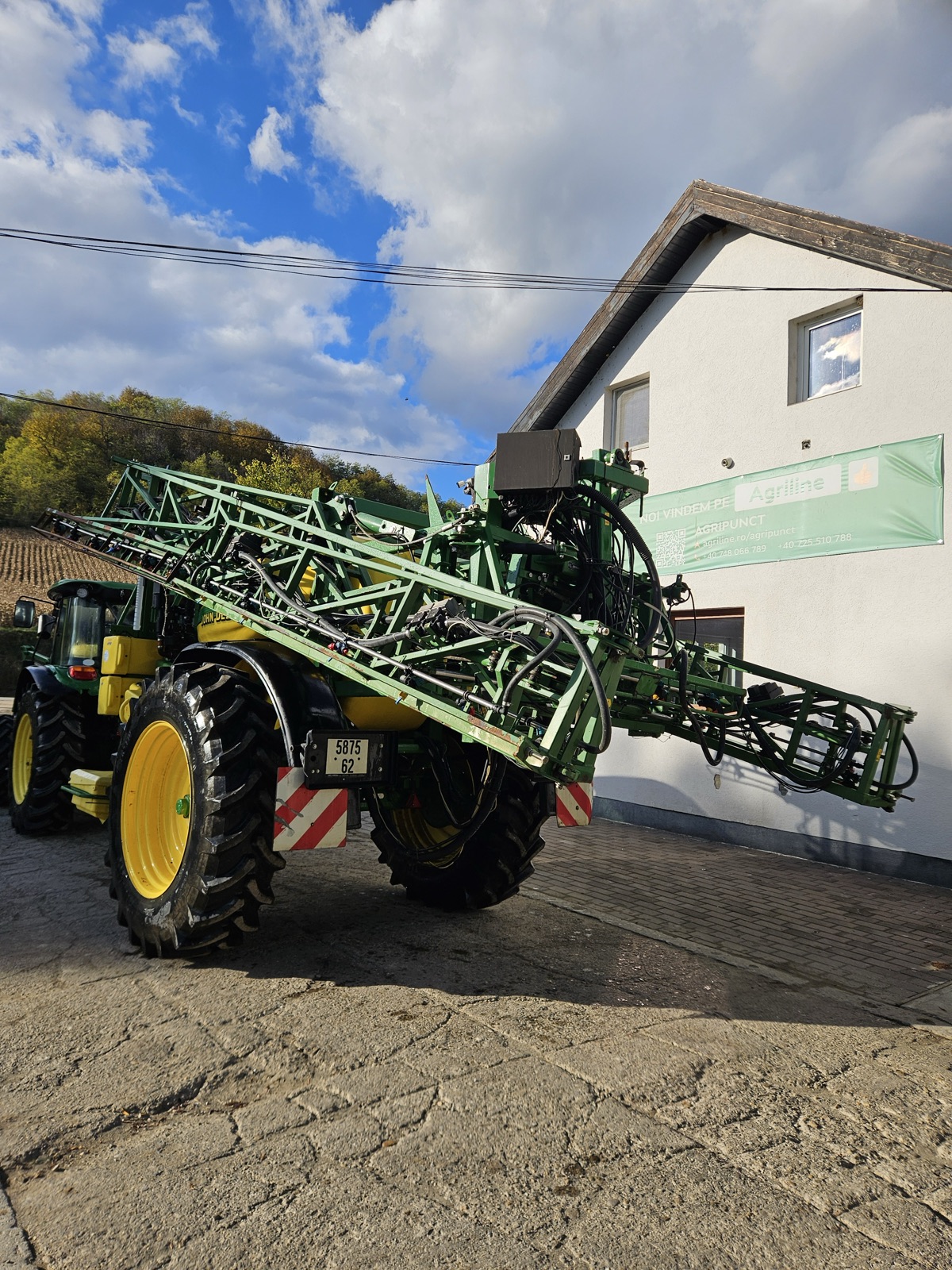 Met Tractat John Deere 832 — poza 3