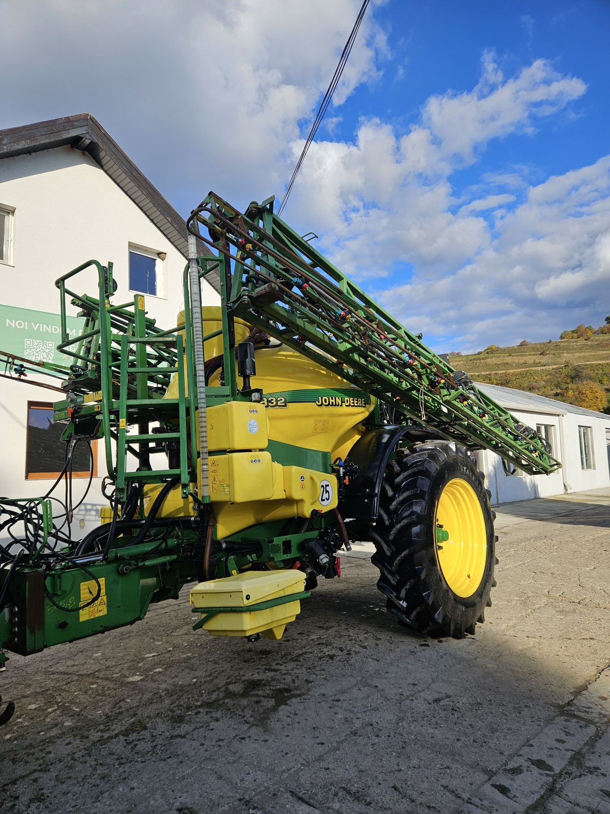 Met Tractat John Deere 832 — poza 2