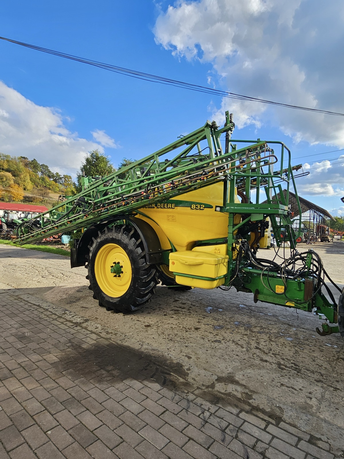 Met Tractat John Deere 832 — poza 4
