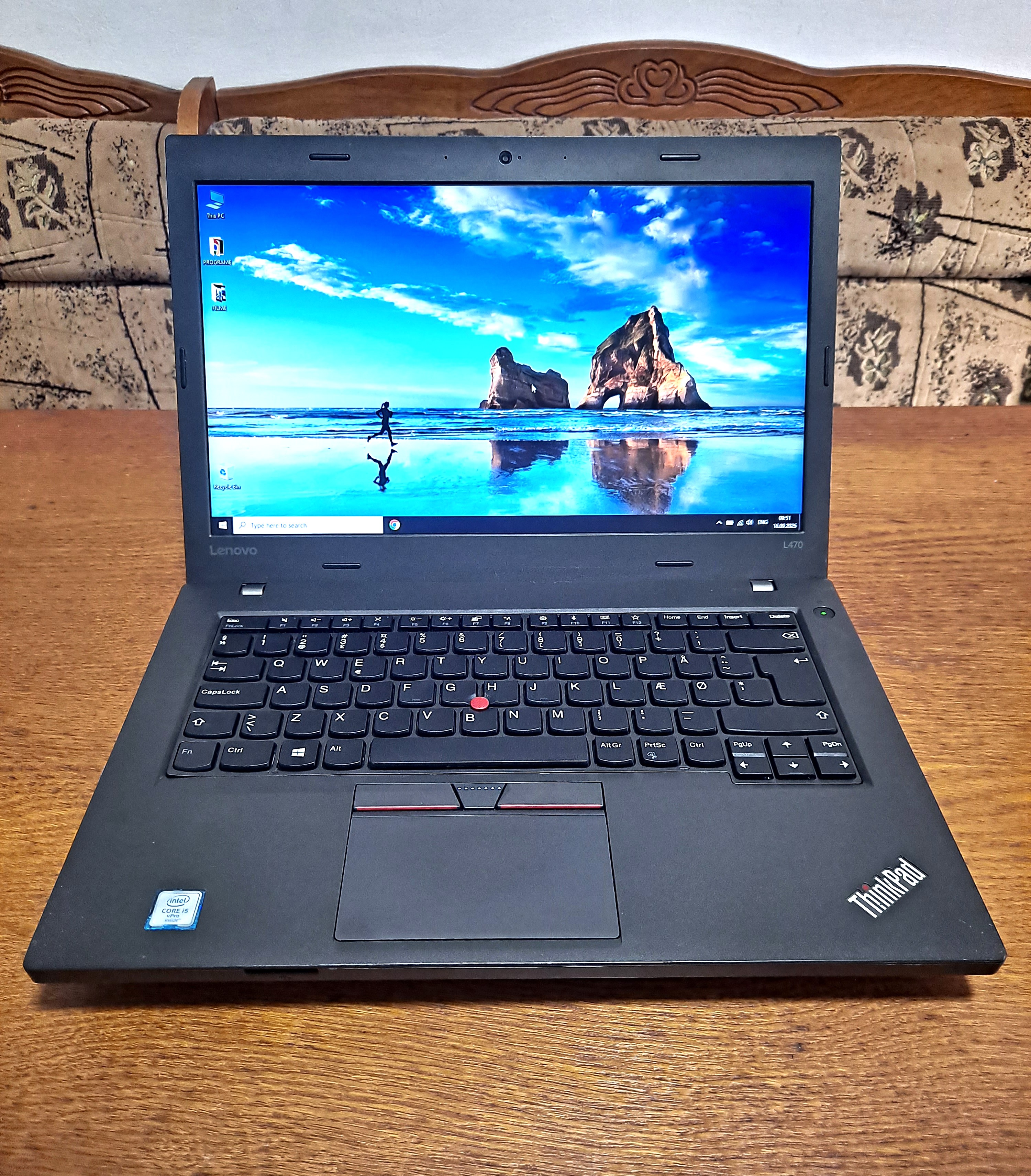 Vand laptop Lenovo ThinkPad L470--Intel i5-6300U pana la 3.00GHz--8GB RAM DDR4--SSD 240 GB Samsung