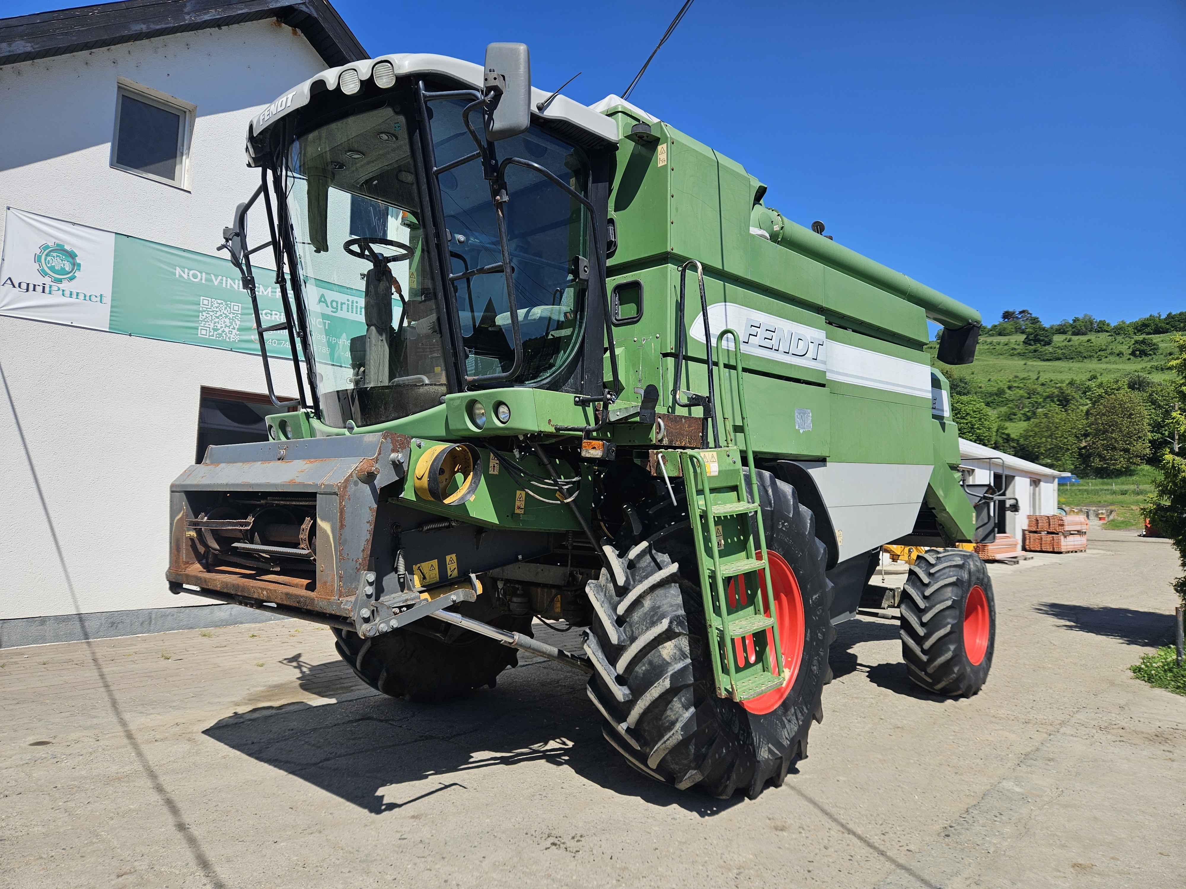 De vanzare combina Fendt 5250E+Echipament de paioase Fendt 743